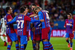 برشلونة يكتسح يوفنتوس و يرفع كأس جامبر