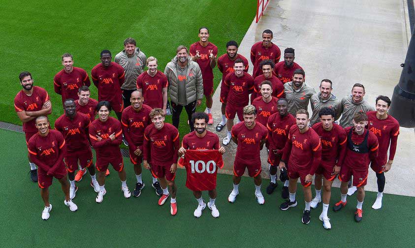 ليفربول يحتفل بهدف صلاح رقم 100 في البريميرليج بقميص خاص