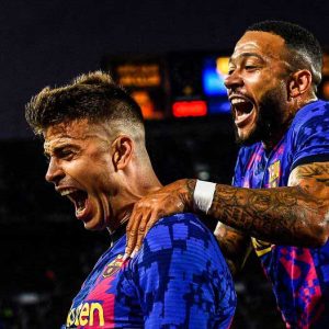 بيكيه يبقي على آمال برشلونة في دوري الأبطال