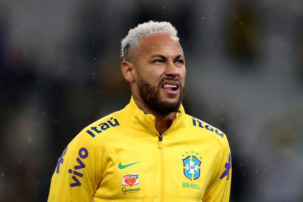 نيمار مُتهم بإدعاء الإصابة والهروب من منتخب البرازيل