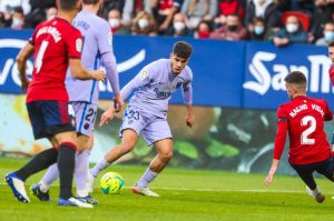 برشلونة يتعثر مجددًا بالليجا امام أوساسونا