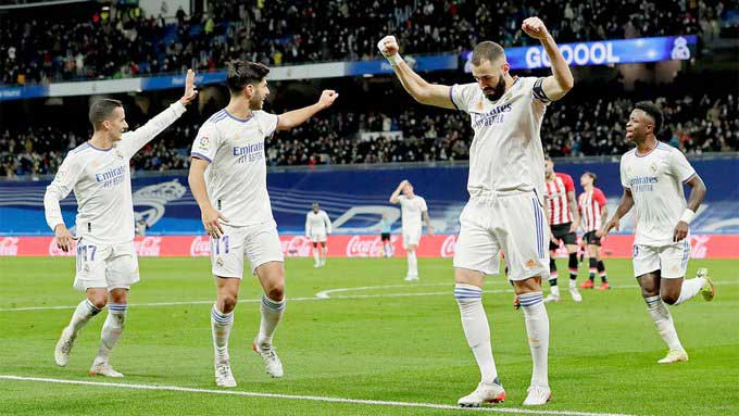 بنزيمة يقود ريال مدريد لتعزيز صدارة الدوري بانتصار على بلباو