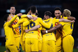 برشلونة يقسو على نابولي بملعب مارادونا برباعية