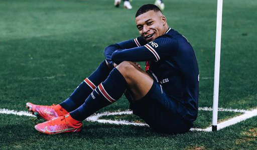مبابي يرفض عروض  سان جيرمان المغرية حبا لريال مدريد