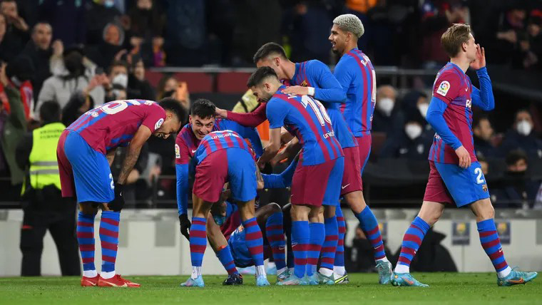 موعد مباراة برشلونة و آينتراخت فرانكفورت في الدوري الأوروبي  والقنوات الناقلة
