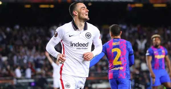 فرانكفورت ينهي مغامرة برشلونة الأوروبية بانتصار تاريخي