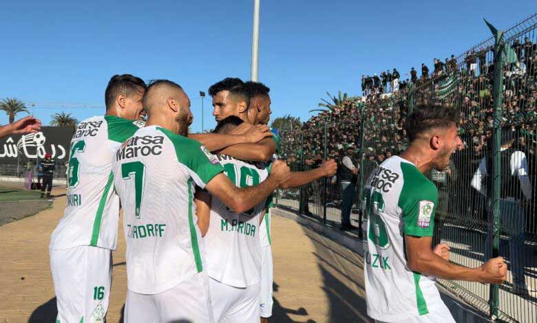 الرجاء يسقط السوالم في ميدانه برباعية