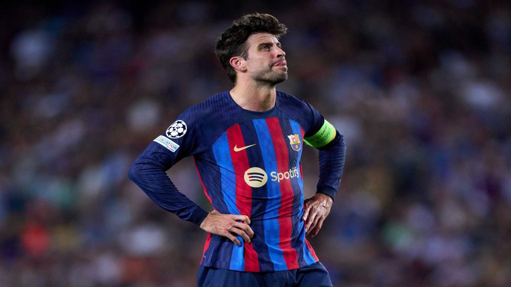 بيكيه يعلن اعتزاله: رحلتي مع برشلونة انتهت
