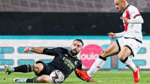 ريال مدريد يتعرض لخسارته الأولى في الليجا ويمنح برشلونة الصدارة