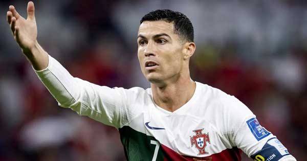 اينتراخت فرانكفورت يكشف عن اتصال مفاجئ من كريستيانو رونالدو