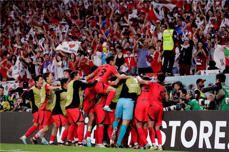 كوريا تذل البرتغال وترافقهم لثمن نهائي كأس العالم