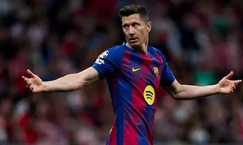 ليفاندوفسكي يتحدث عن مستقبله وسط حديث عن عدم رضاه عن عرض برشلونة لتجديد عقده